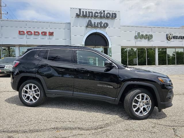 2024 Jeep Compass Latitude Lux