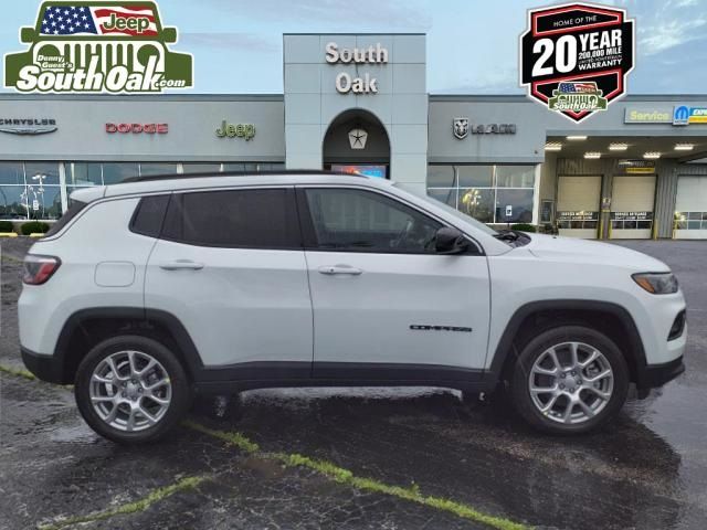 2024 Jeep Compass Latitude Lux