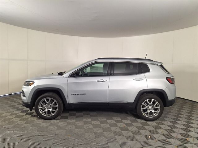 2024 Jeep Compass Latitude Lux