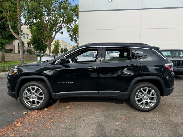 2024 Jeep Compass Latitude Lux