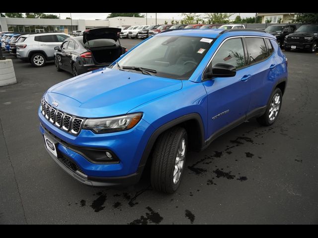 2024 Jeep Compass Latitude Lux