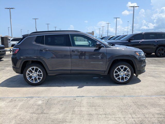 2024 Jeep Compass Latitude Lux