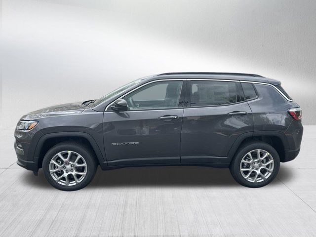 2024 Jeep Compass Latitude Lux