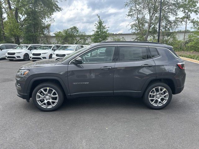 2024 Jeep Compass Latitude Lux