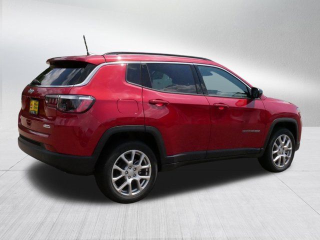 2024 Jeep Compass Latitude Lux