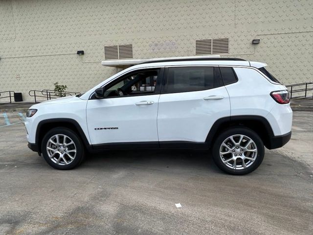 2024 Jeep Compass Latitude Lux