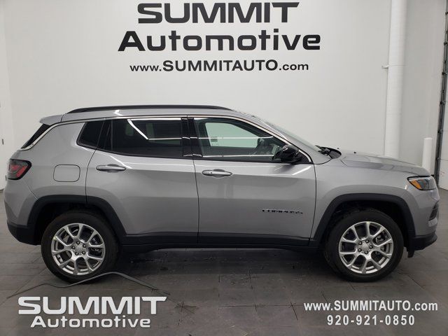 2024 Jeep Compass Latitude Lux