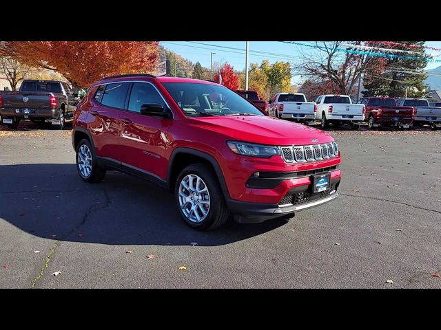 2024 Jeep Compass Latitude Lux