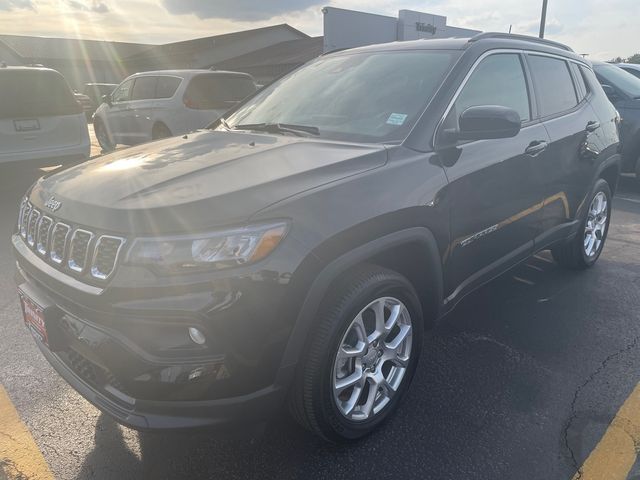 2024 Jeep Compass Latitude Lux