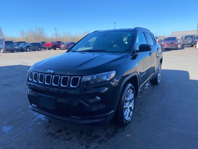 2024 Jeep Compass Latitude Lux