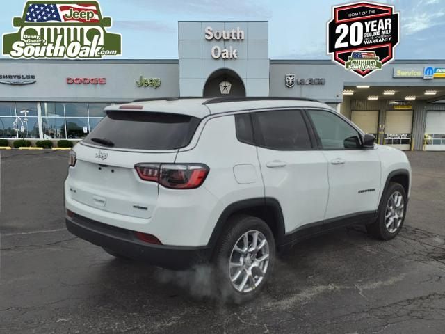 2024 Jeep Compass Latitude Lux