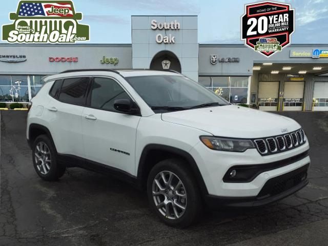 2024 Jeep Compass Latitude Lux