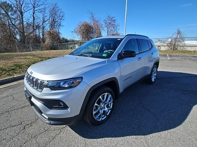 2024 Jeep Compass Latitude Lux