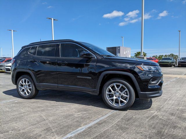 2024 Jeep Compass Latitude Lux