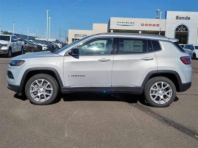 2024 Jeep Compass Latitude Lux