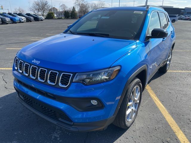 2024 Jeep Compass Latitude Lux