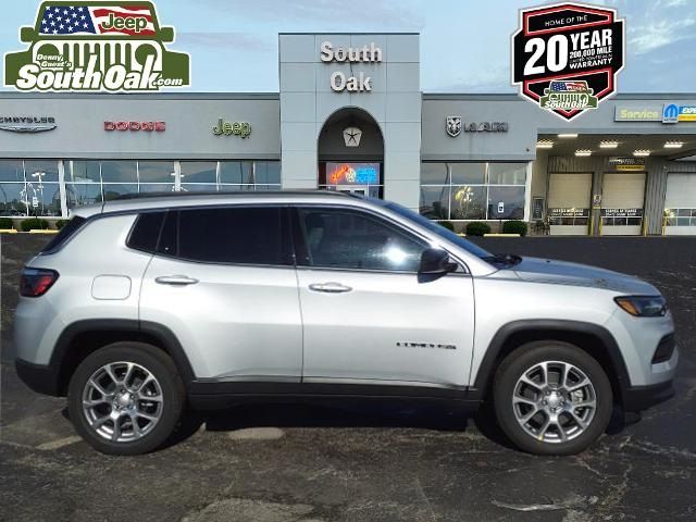 2024 Jeep Compass Latitude Lux