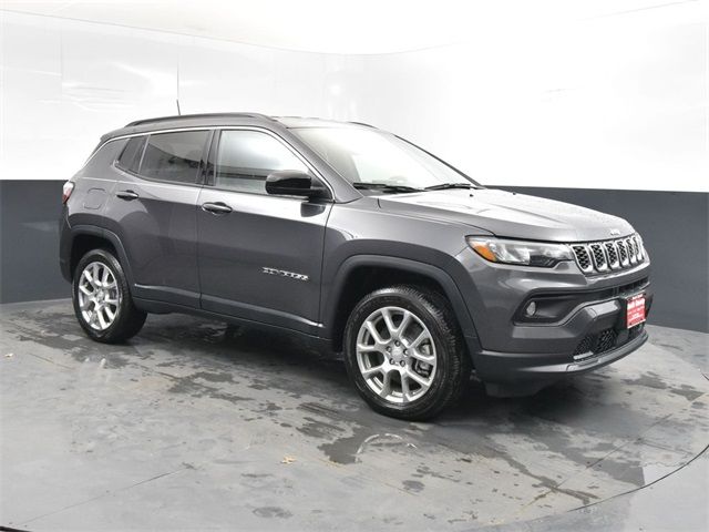 2024 Jeep Compass Latitude Lux