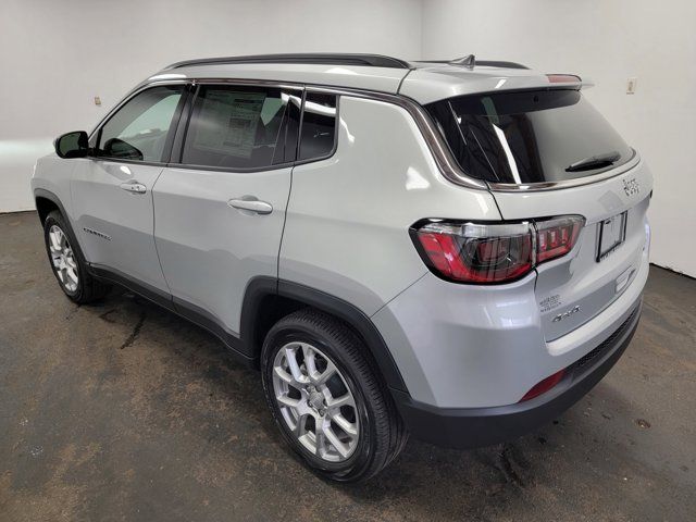 2024 Jeep Compass Latitude Lux