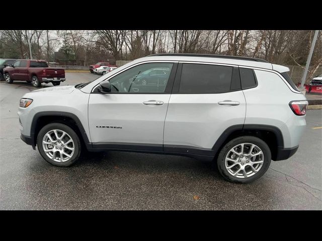 2024 Jeep Compass Latitude Lux