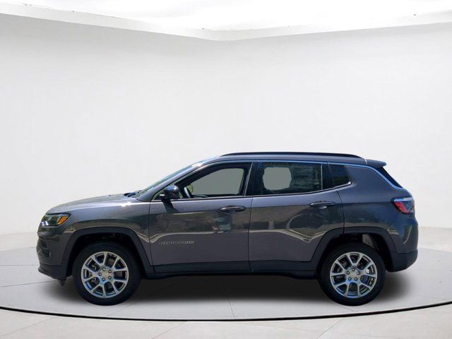 2024 Jeep Compass Latitude Lux