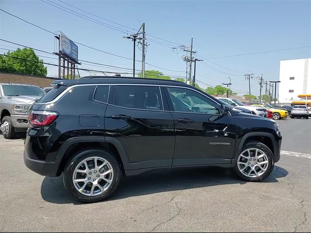 2024 Jeep Compass Latitude Lux