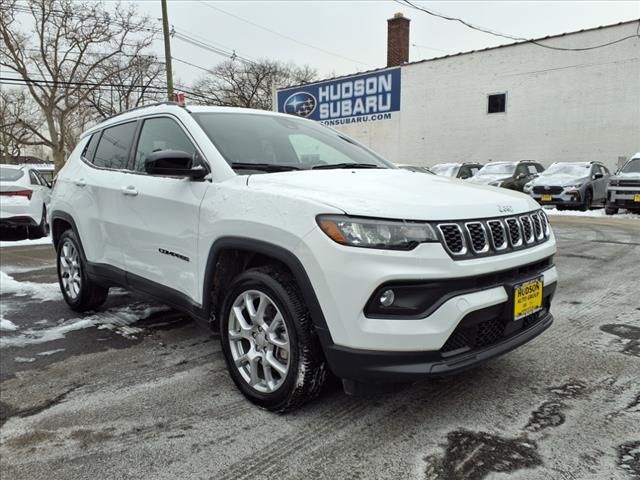 2024 Jeep Compass Latitude Lux