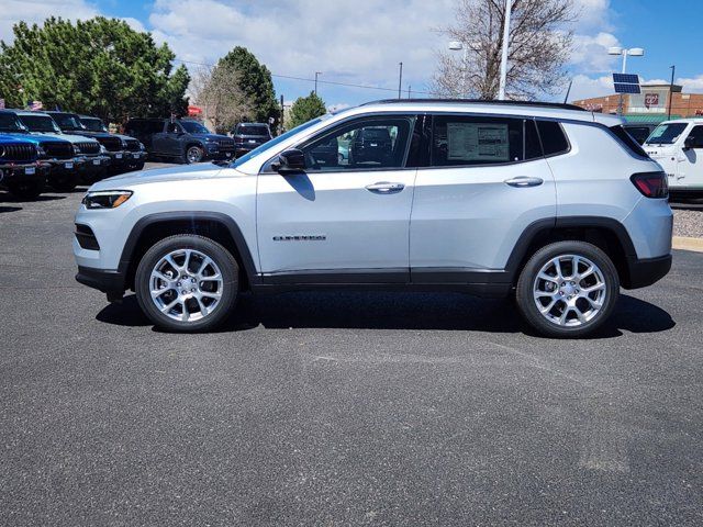 2024 Jeep Compass Latitude Lux