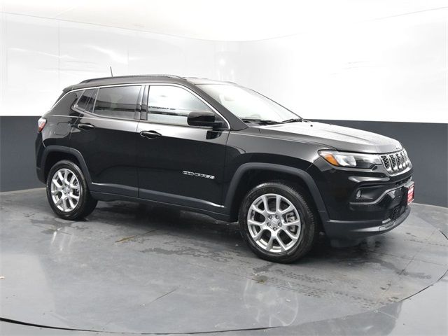 2024 Jeep Compass Latitude Lux