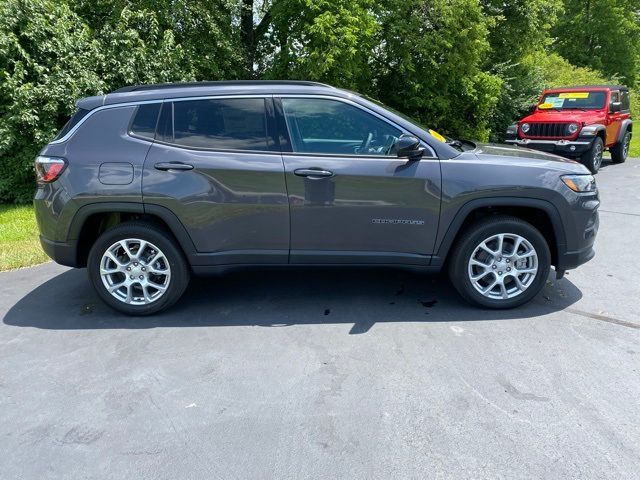 2024 Jeep Compass Latitude Lux