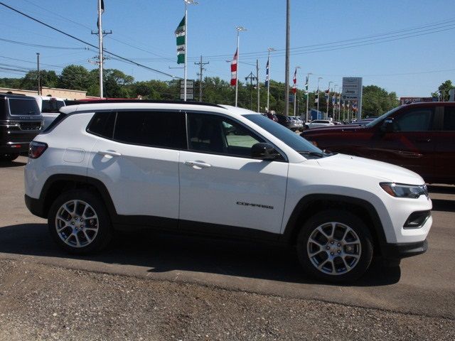 2024 Jeep Compass Latitude Lux