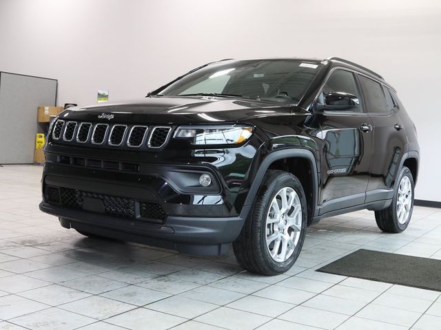 2024 Jeep Compass Latitude Lux