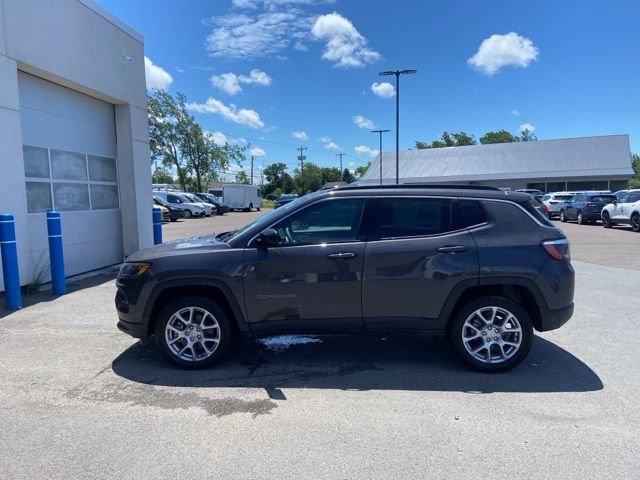 2024 Jeep Compass Latitude Lux