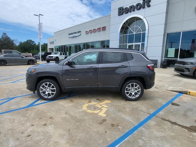 2024 Jeep Compass Latitude Lux