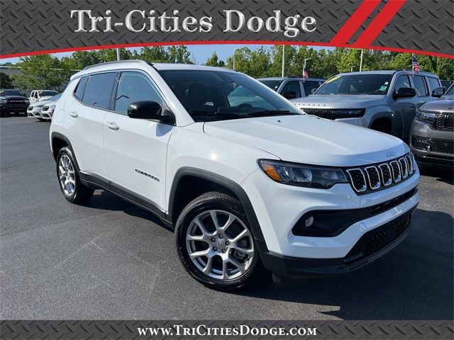 2024 Jeep Compass Latitude Lux