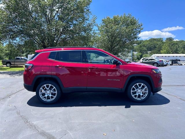 2024 Jeep Compass Latitude Lux