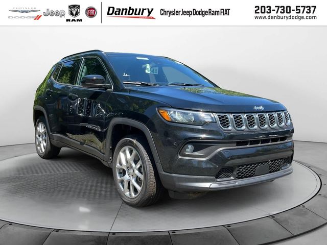 2024 Jeep Compass Latitude Lux