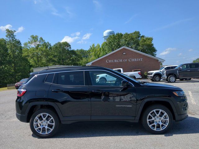 2024 Jeep Compass Latitude Lux