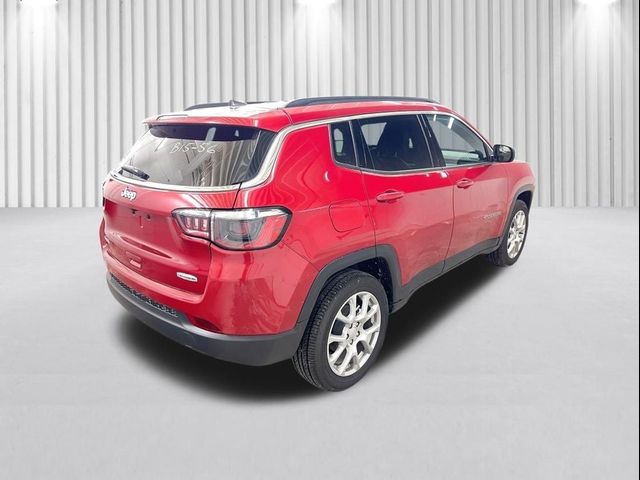 2024 Jeep Compass Latitude Lux