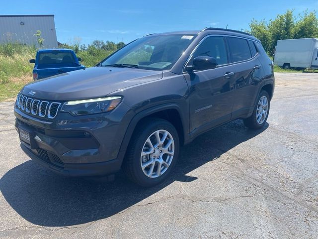 2024 Jeep Compass Latitude Lux