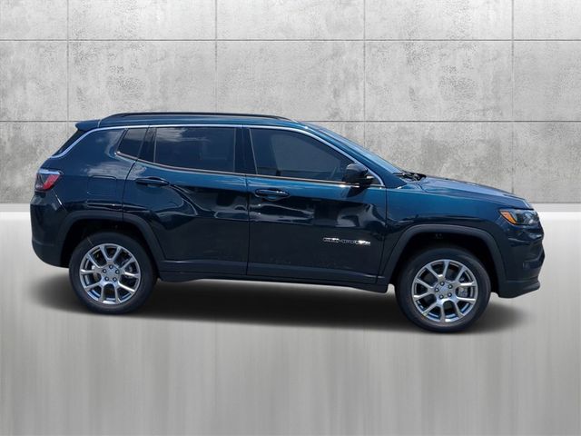 2024 Jeep Compass Latitude Lux