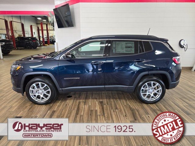 2024 Jeep Compass Latitude Lux