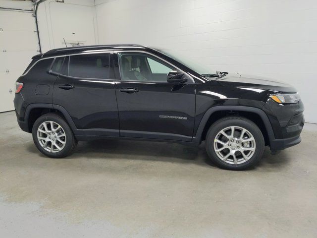 2024 Jeep Compass Latitude Lux