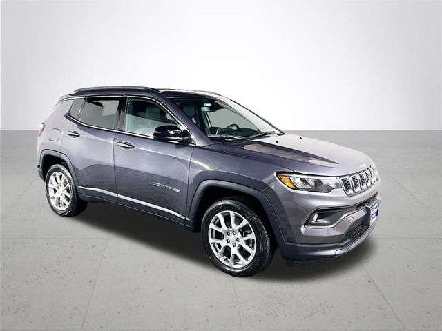 2024 Jeep Compass Latitude Lux