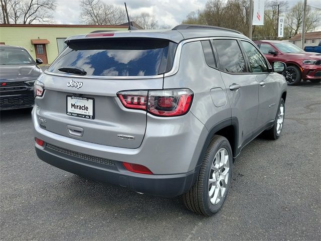 2024 Jeep Compass Latitude Lux