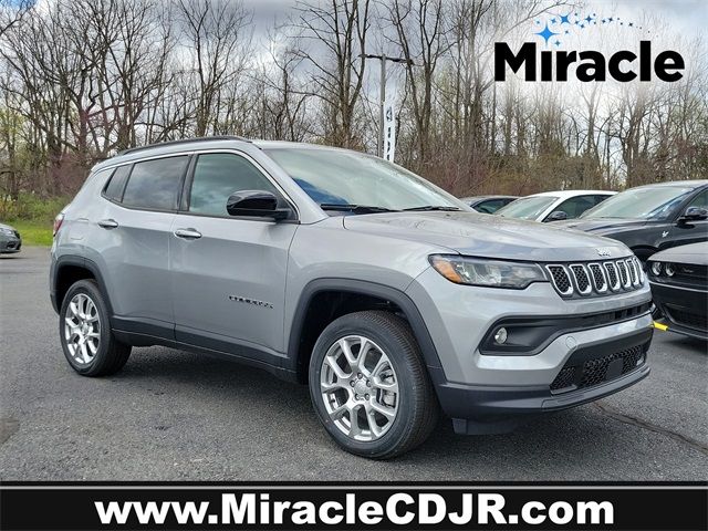 2024 Jeep Compass Latitude Lux