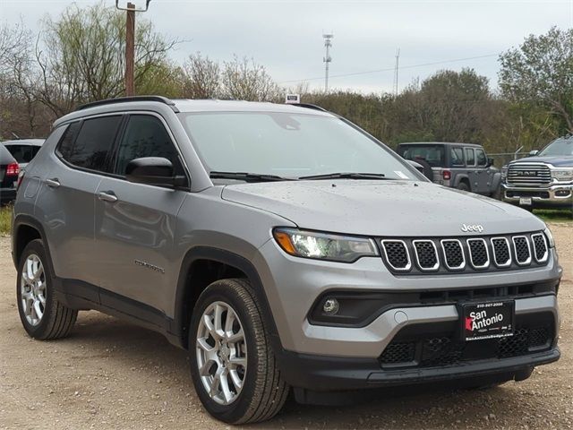 2024 Jeep Compass Latitude Lux