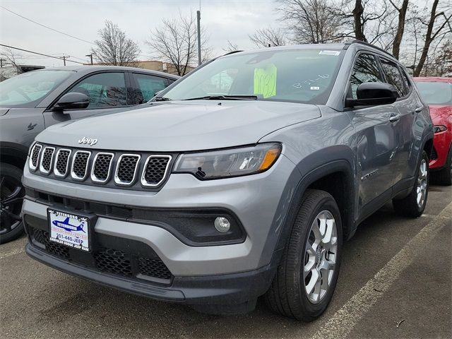 2024 Jeep Compass Latitude Lux