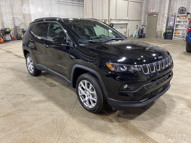 2024 Jeep Compass Latitude Lux