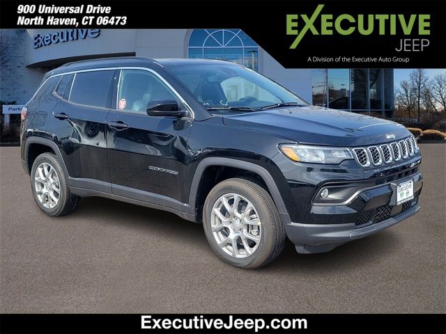 2024 Jeep Compass Latitude Lux